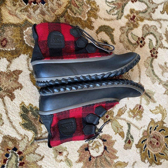 Sorel out n about plaid shoes - Picture 5 of 7